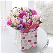 Mother&#39;s Day Gift Bag with Chocolates and Balloon 12